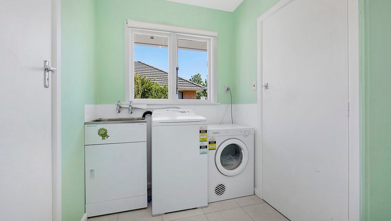 16 HUDSON , Bryndwr, Christchurch - Carousel 17