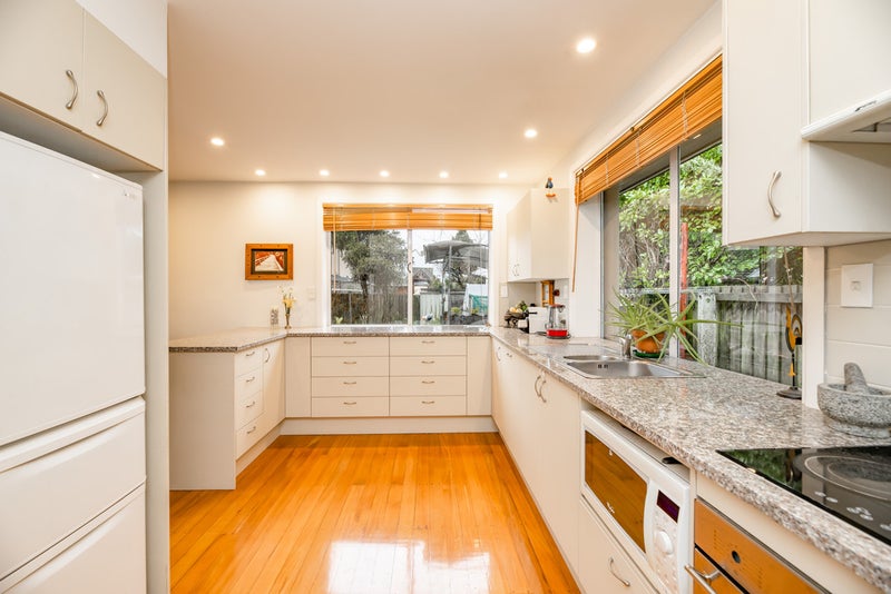 2 Larkhill Place, Russley, Christchurch - Carousel 2
