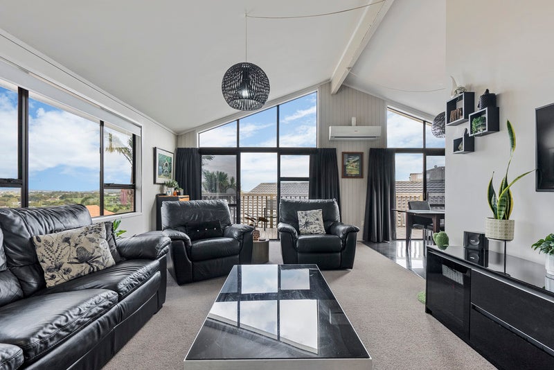 1/21 Gwenand Place, Botany Downs, Auckland - Carousel 2