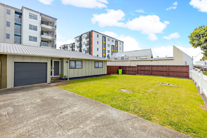 2/36 Albion Road, Otahuhu, Auckland - Carousel 1