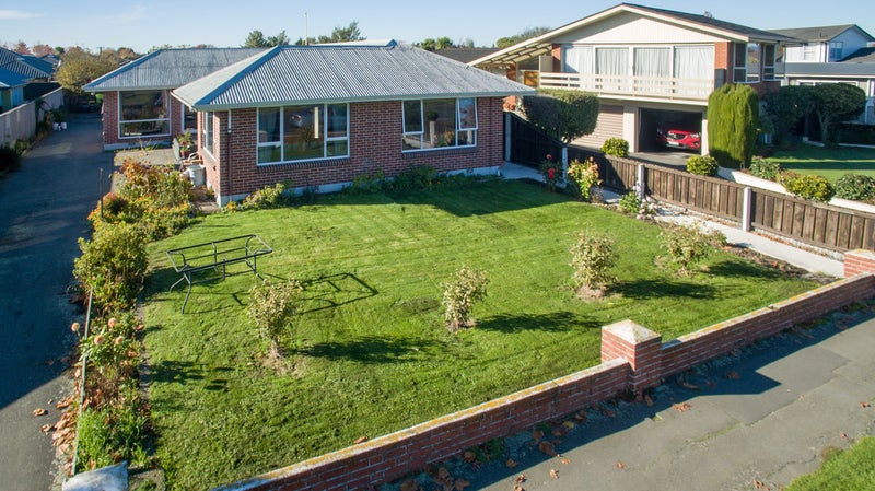 1/300 Main North Road, Redwood, Christchurch - Carousel 2