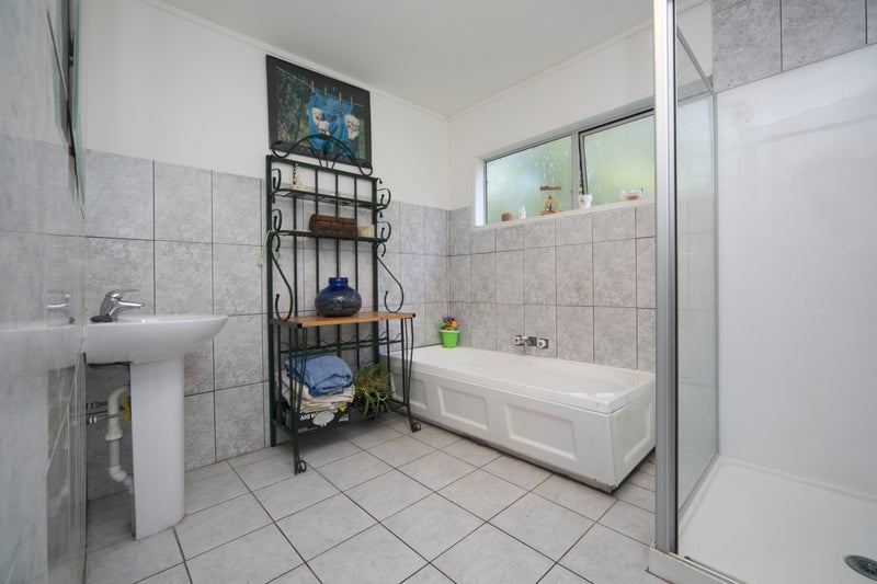 10 Waerenga Place, Titirangi, Auckland - Carousel 8