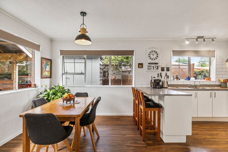 4A Pinotage Place, Huapai, Kumeu - Carousel 2