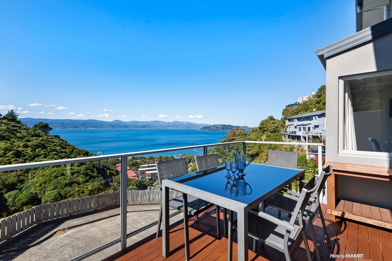 17A Onslow Road, Khandallah, Wellington - Carousel 1
