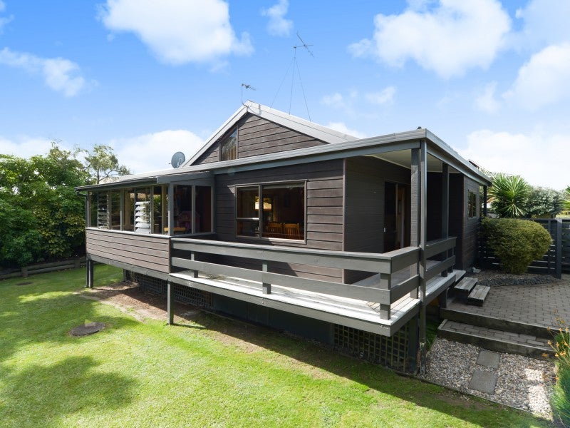 22 McMeekan Avenue, Chartwell, Hamilton - Carousel 1