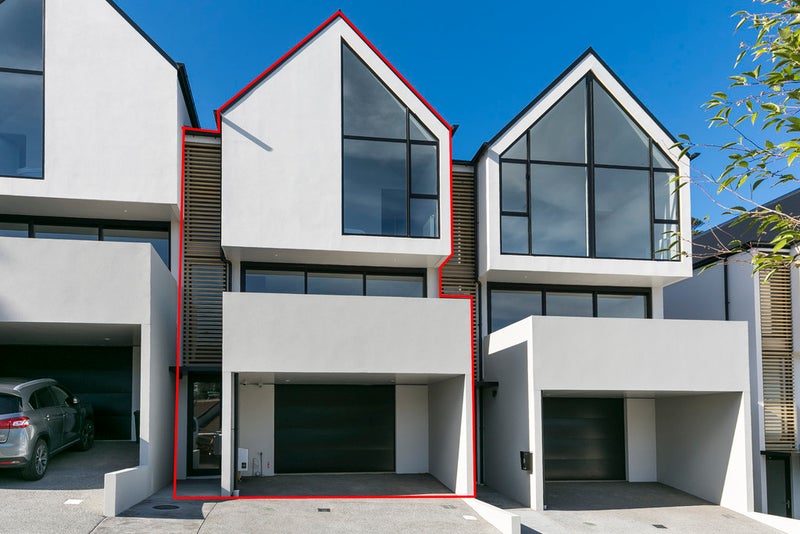 73 Melbourne Road, Island Bay, Island Bay - Carousel 1