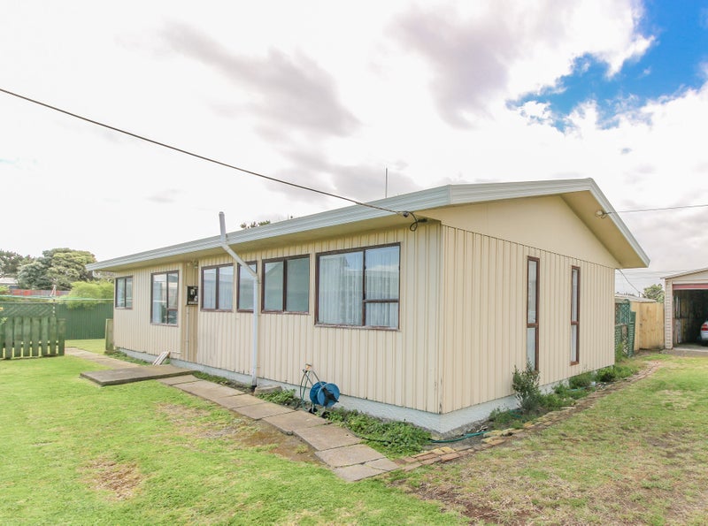 15 Morgan Street, Castlecliff, Whanganui - Carousel 1