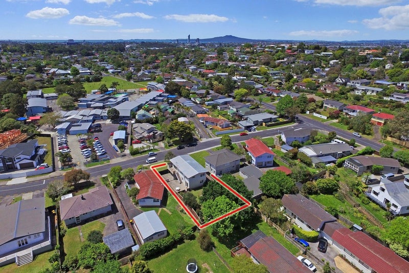 8 Compton Street, Hillcrest, Auckland - Carousel 2