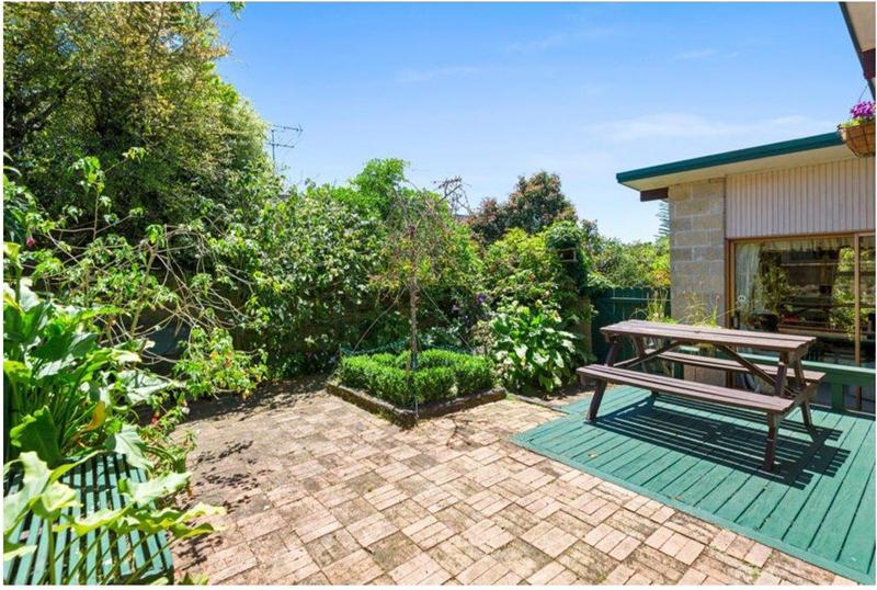 17 Sarah Place, Farm Cove, Auckland - Carousel 2