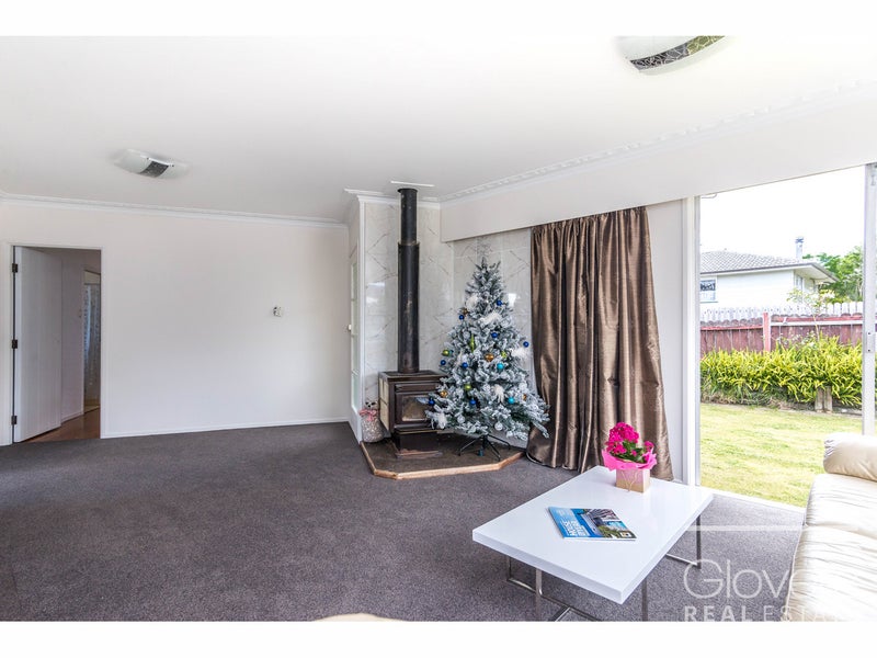 78 Lantana Road, Green Bay, Auckland - Carousel 2