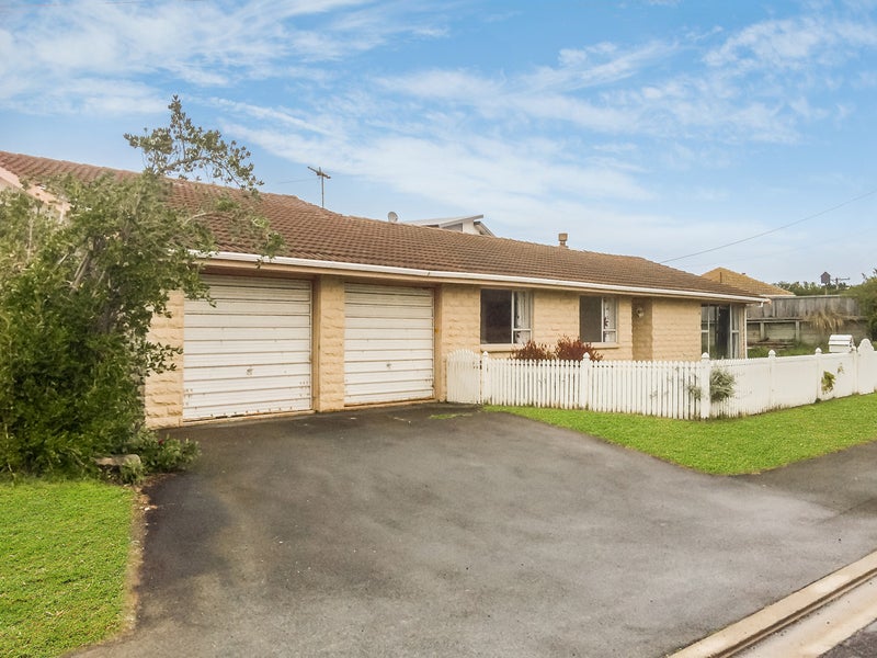 242 Tomahawk Road, Ocean Grove, Dunedin - Carousel 1