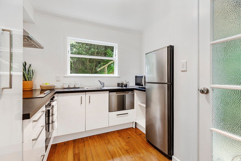 73B Pembroke Road, Northland, Wellington - Carousel 2