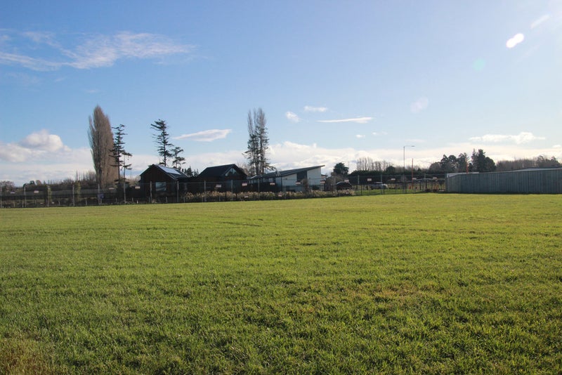 6 Picadilly Avenue, Casebrook, Christchurch - Carousel 4