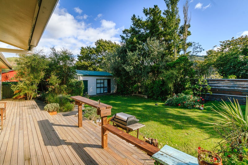 12 Edmund Lomas Grove, Birchville, Upper Hutt - Carousel 2