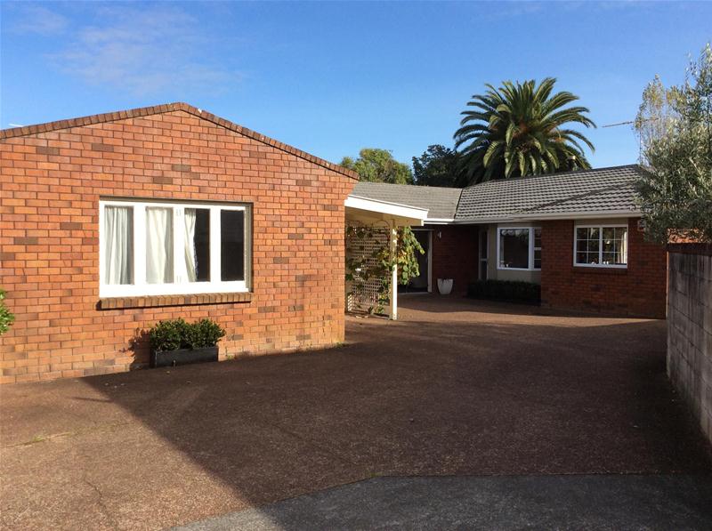 2/35 MacLeans Road, Bucklands Beach, Auckland - Carousel 1