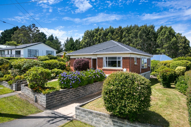 222 Highcliff Road, Shiel Hill, Dunedin - Carousel 1