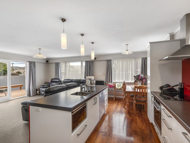 12 Islington Street, Trentham, Upper Hutt - Carousel 2