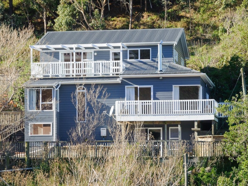 56A Happy Valley Road, Owhiro Bay, Wellington - Carousel 1