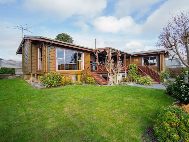 42 Riverlaw Terrace, Saint Martins, Christchurch - Carousel 1