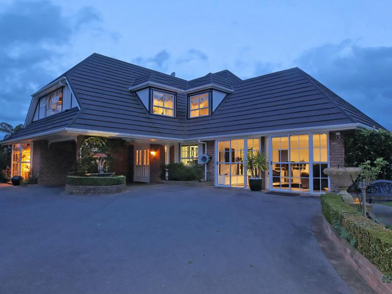 12 Lindis Lane, Kelson, Lower Hutt - Carousel 2