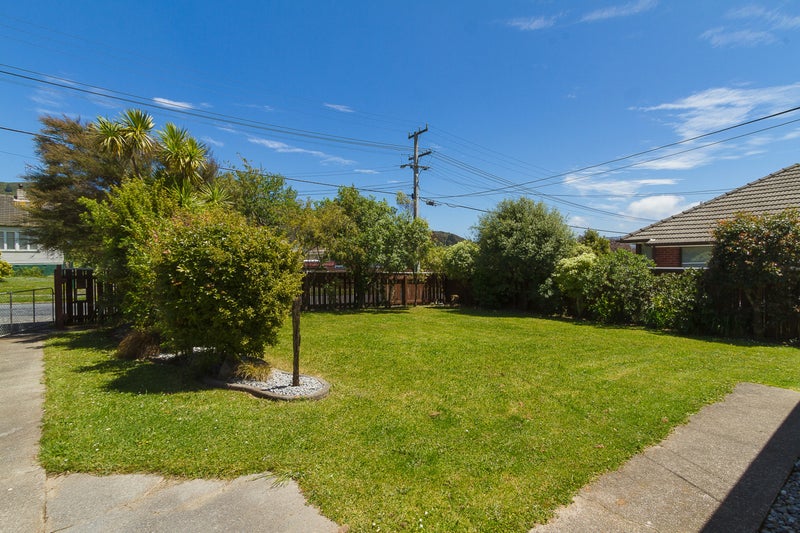 15 Wilkie Crescent, Naenae, Lower Hutt - Carousel 19