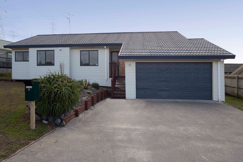 9 Killygordon Place, Massey, Auckland - Carousel 2