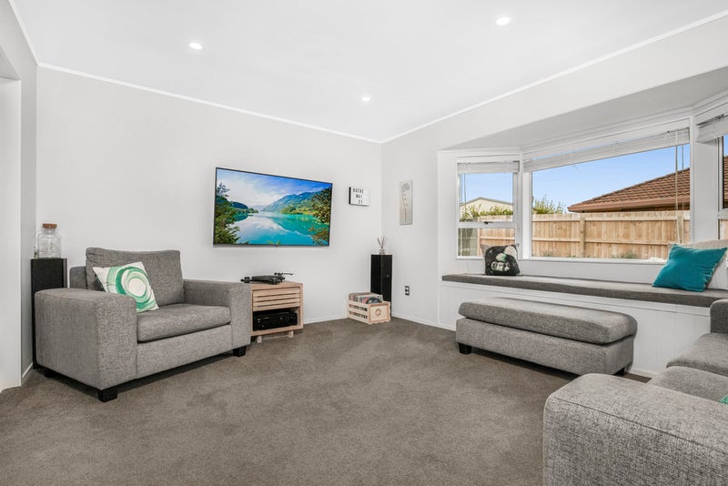 2/32 Booralee Avenue, Botany Downs, Auckland - Carousel 2