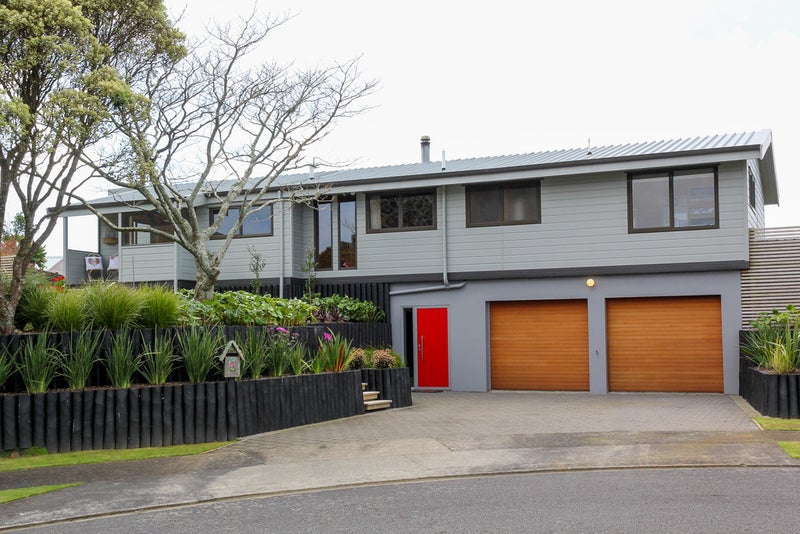 9 Ash Place, Whalers Gate, New Plymouth - Carousel 1