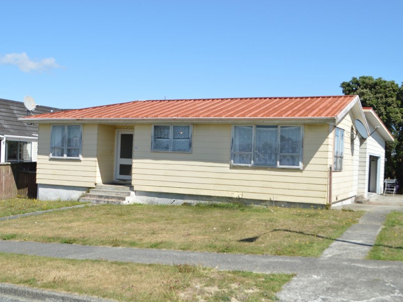 13 Almora View, Ascot Park, Porirua - Carousel 1