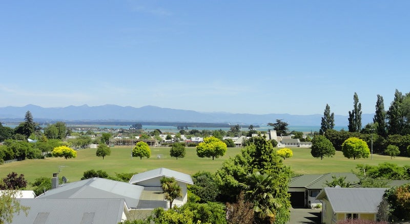 194 The Ridgeway, Stoke, Nelson - Carousel 2