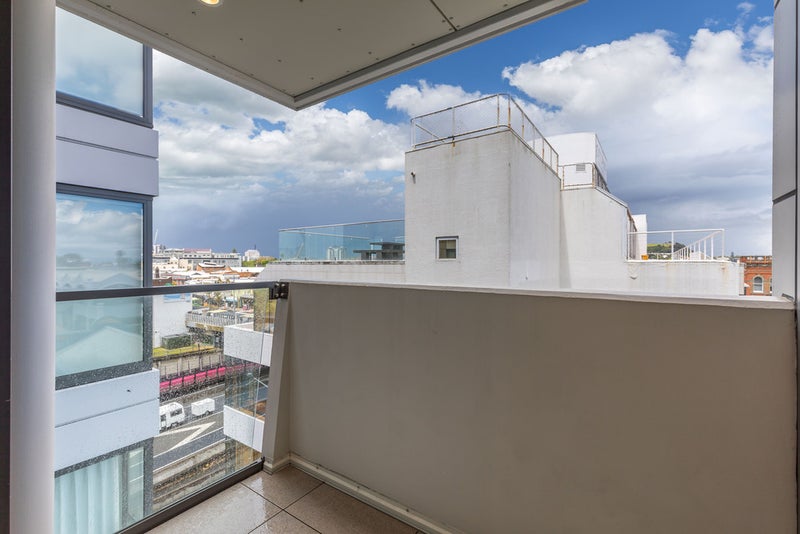 615/5 Howe Street, Auckland Central, Auckland - Carousel 2
