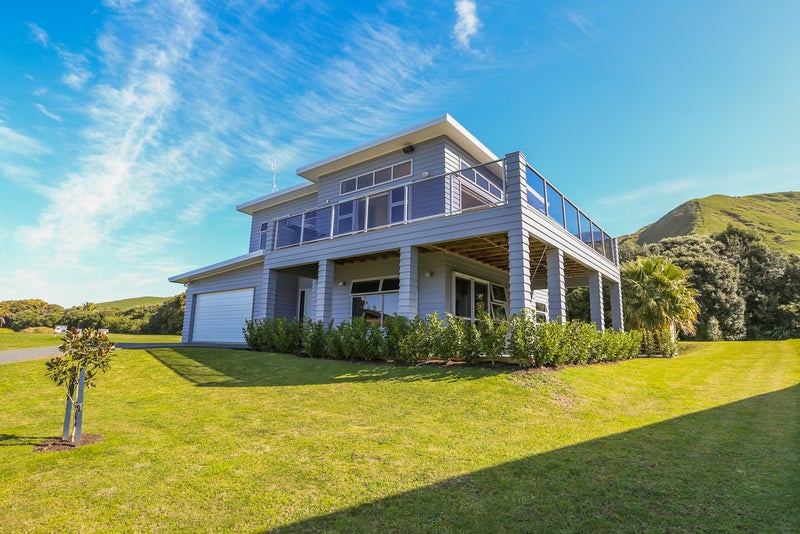 15 Sandy Cove, Wainui, Gisborne - Carousel 1