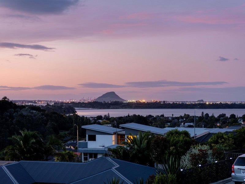 17 Greenvale Place, Welcome Bay, Tauranga - Carousel 1