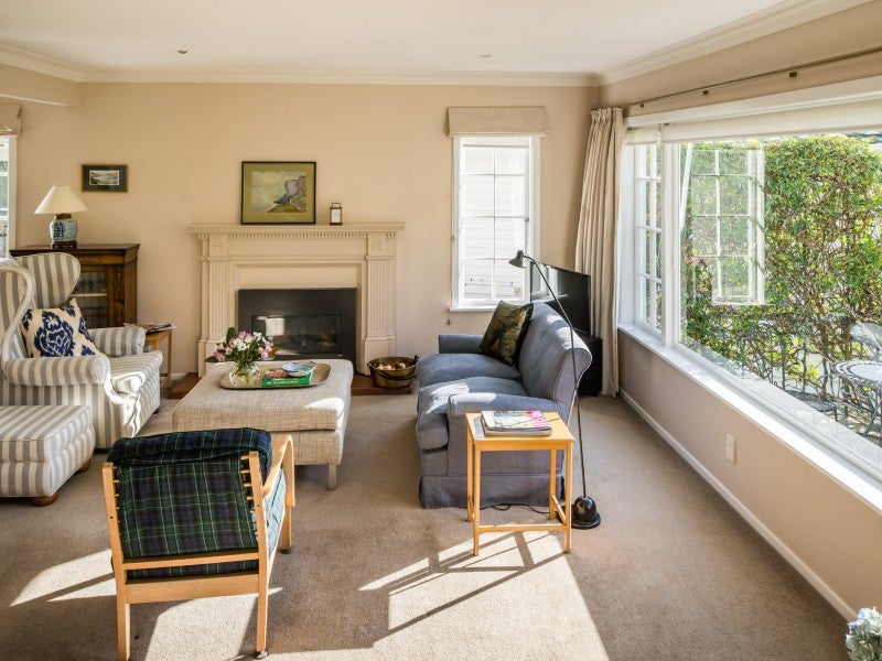 4B Taumaru Avenue, Lowry Bay, Lower Hutt - Carousel 2