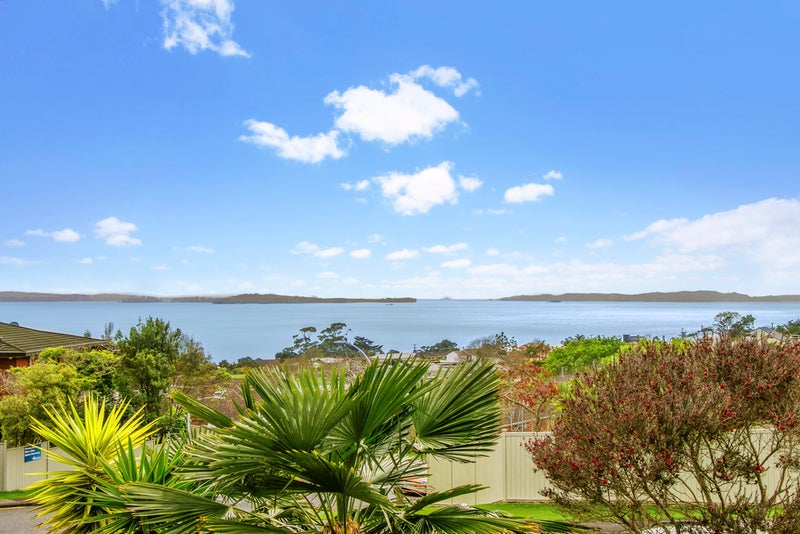 8 Paisley Street, Mellons Bay, Auckland - Carousel 1
