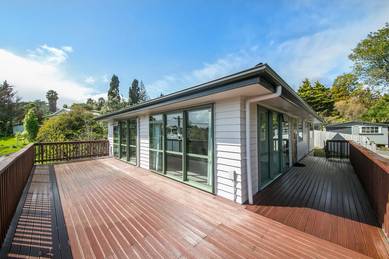 14A Seymour Road, Sunnyvale, Auckland - Carousel 14