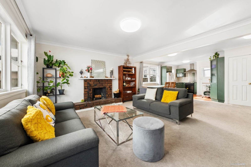 1A Waikaremoana Place, Pakuranga Heights, Auckland - Carousel 2