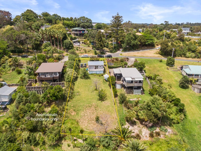 25 Ocean Road, Surfdale, Waiheke Island - Carousel 1