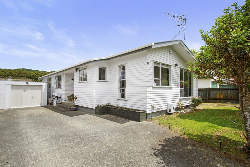 11 Karamea Grove, Wainuiomata, Lower Hutt - Carousel 1