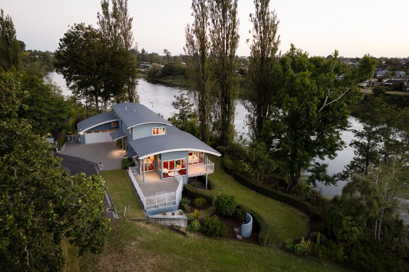 1107 River Road, Queenwood, Hamilton - Carousel 2