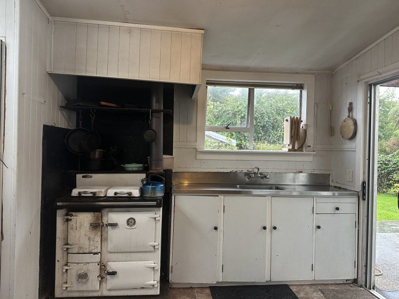 129 Hall Street, Hokitika - Carousel 2