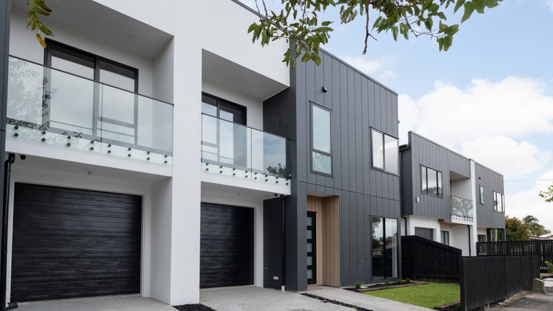 2/57 Herbert Road, Queenwood, Hamilton - Carousel 1