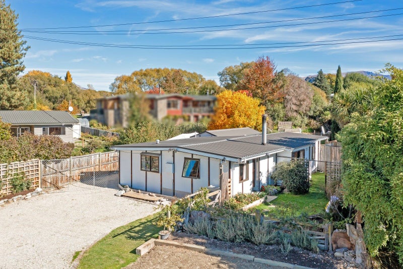 7 Kinnibeg Street, Albert Town, Wanaka - Carousel 1