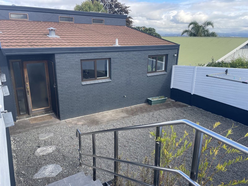 24 Roslyn Road, Bluff Hill, Napier - Carousel 2