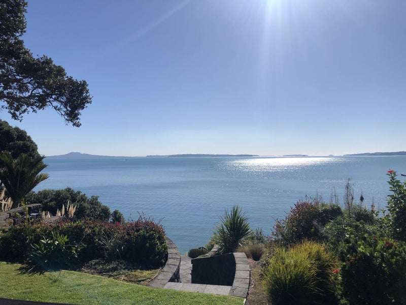 7 Hawke Crescent, Beachlands, Auckland - Carousel 1