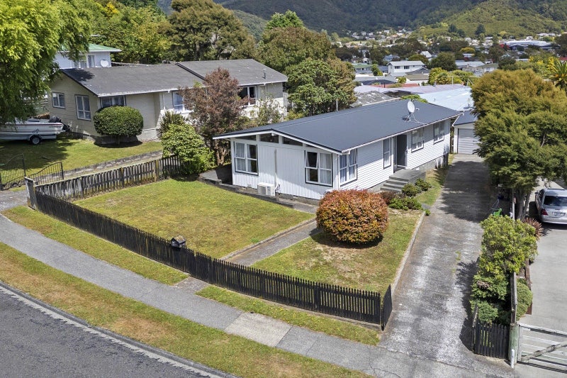 14 Matariki Grove, Wainuiomata, Lower Hutt - Carousel 1