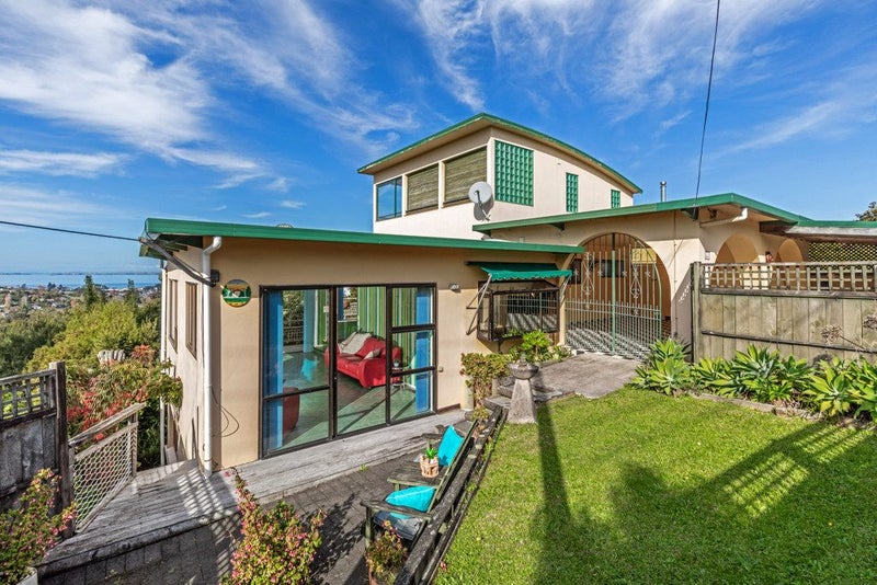 801 East Coast Road, Northcross, Auckland - Carousel 2