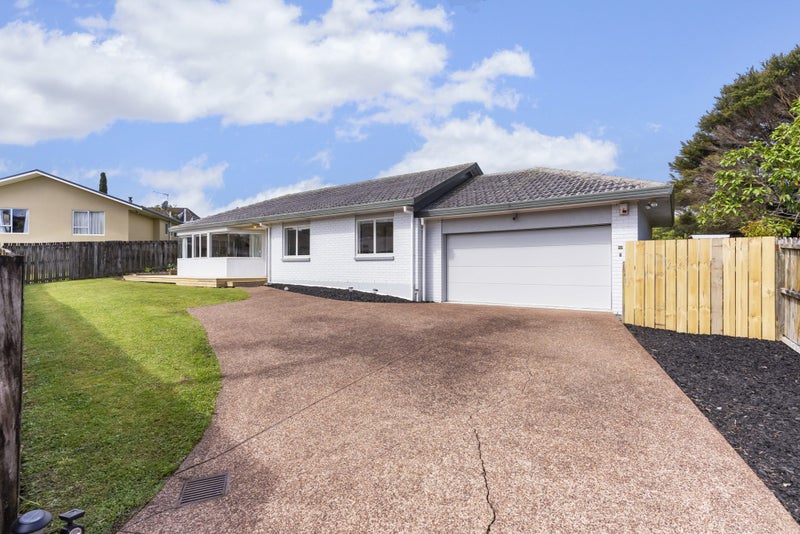 2/63 Gosford Drive, Botany Downs, Auckland - Carousel 1