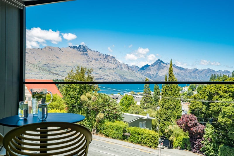 91 Hallenstein Street, Queenstown - Carousel 1