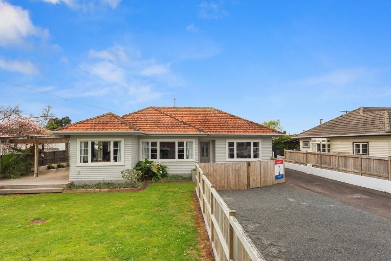 14 Sandwich Road, St Andrews, Hamilton - Carousel 1
